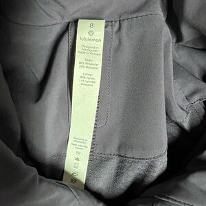 Great coat! Hood in neck! Thumb holes! Lululemon